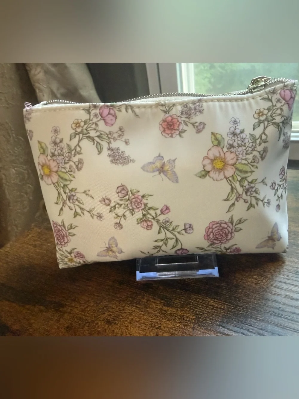 NWOT Tahari Floral Butterfly Print Women’s Zip Pouch - Cream Pink